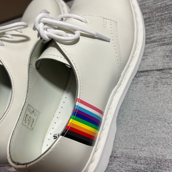 Dr. Martens For Pride Oxford Shoes - White Smooth Leather - Size 9 - Picture 10 of 12